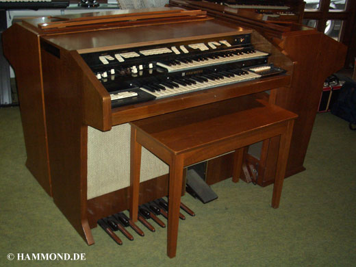 Hammond TR-200&nbsp;(elektromagnetische Tonerzeugung) & integriertes mechanisches Leslie
