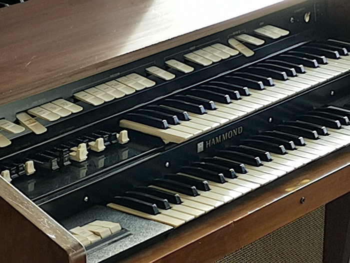 Hammond TR-200 (elektromagnetische Tonerzeugung) & integriertes mechanisches Leslie