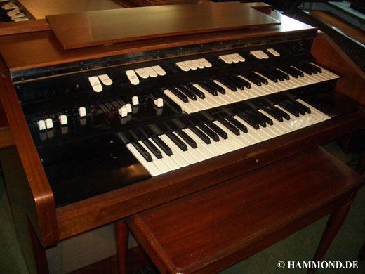 Hammond L-100 (elektromagnetische Tonerzeugung), sehr sch&ouml;ner Zustand